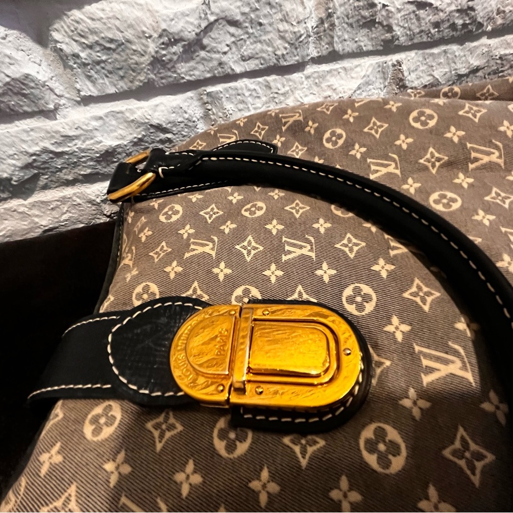 Louis Vuitton
Monogram Idylle Elegie - Picture 11 of 17